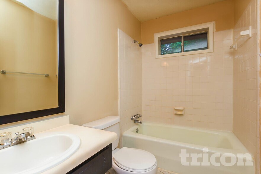 Building Photo - 1464 Yorkton Ct