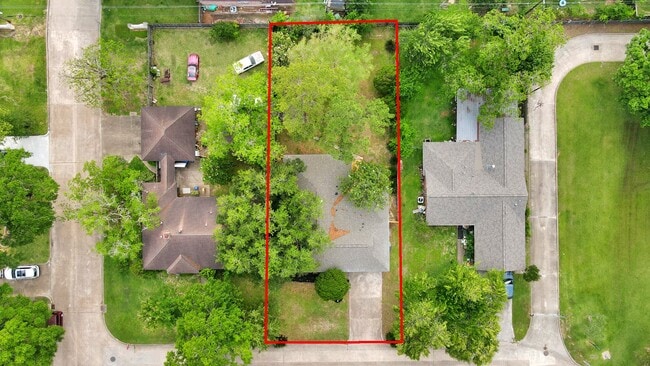 Building Photo - 2407 Crestdale Dr