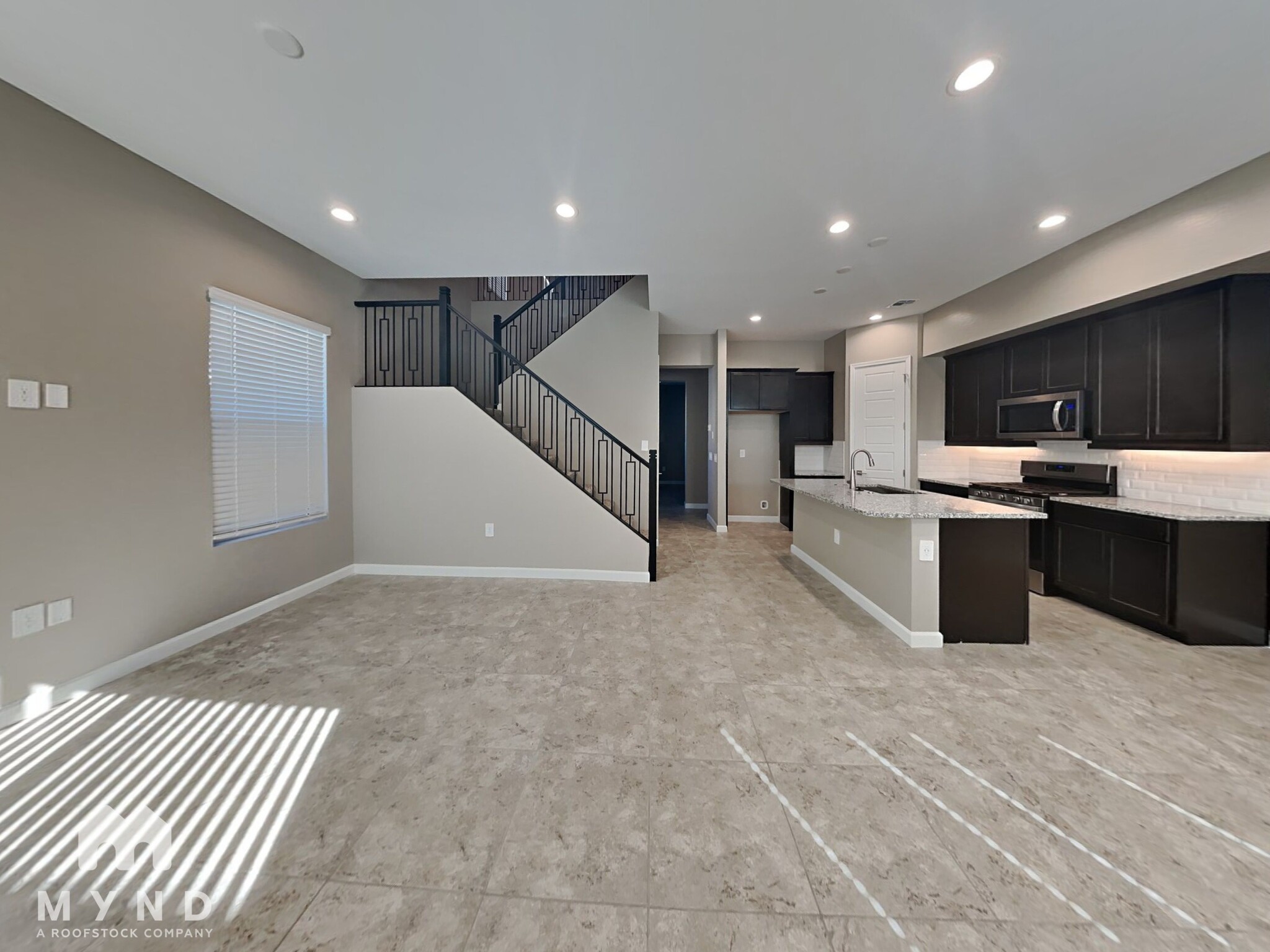 Building Photo - 4839 E Village Dr
