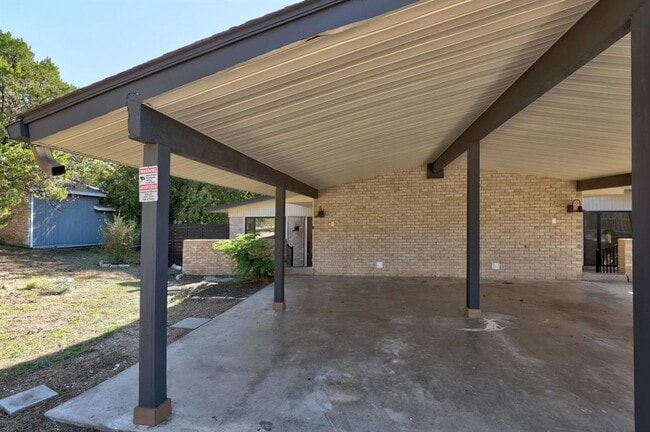 Building Photo - 1905 Cedar Ridge Dr