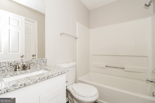 Building Photo - 2146 Silva Ct