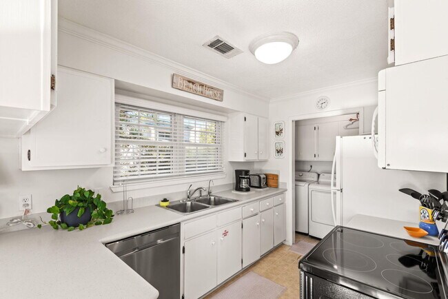 Building Photo - 71 Baird Rd