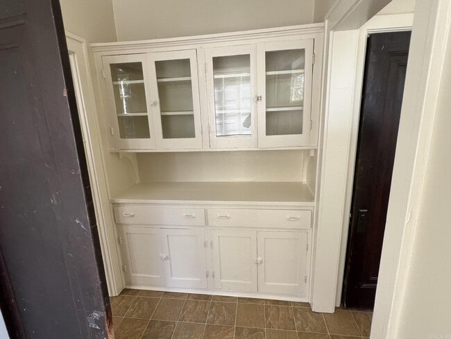 Building Photo - 717 Wright Ave