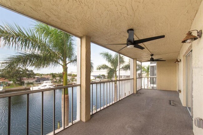 Building Photo - 4900 38th Way S