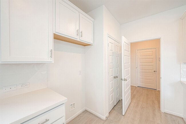 Building Photo - 3111 Trishelle Ct