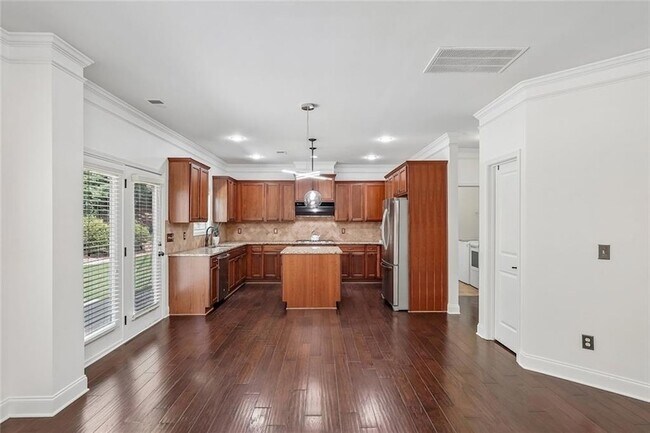 Building Photo - 5811 Kendrix Ridge Dr