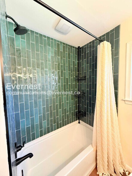 Building Photo - 165 W Baker Ave