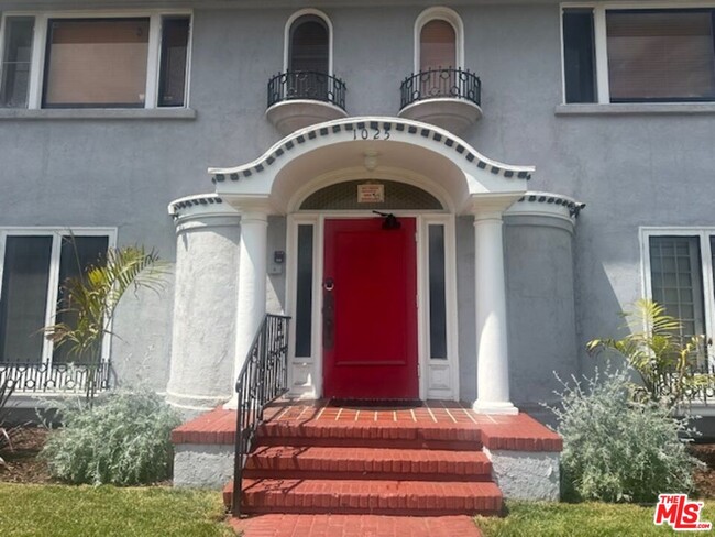 Primary Photo - 1025 Locust Ave