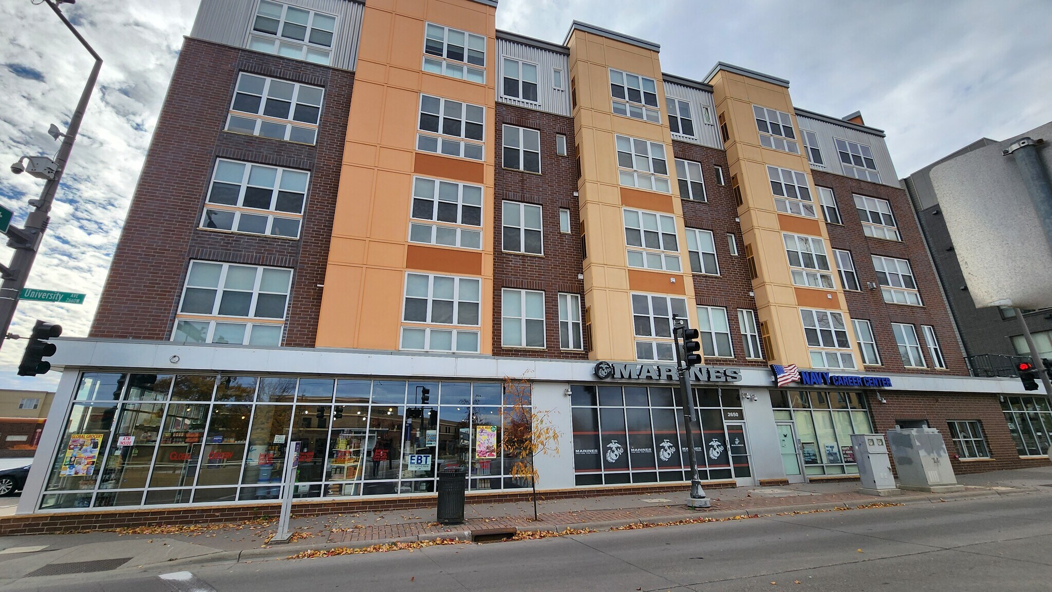 Building Photo - 2650 University Ave W