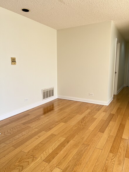 Building Photo - 247 Coventry Cir