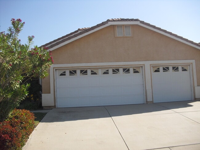 Building Photo - 4209 Grandview Dr