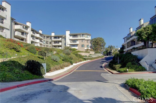 Building Photo - 200 Paris Ln