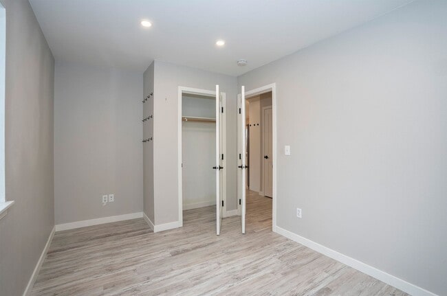 Building Photo - Spacious 3-Bedroom Home with Deck & Fenced Yard