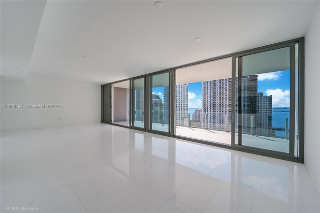 Building Photo - 300 Biscayne Blvd Way