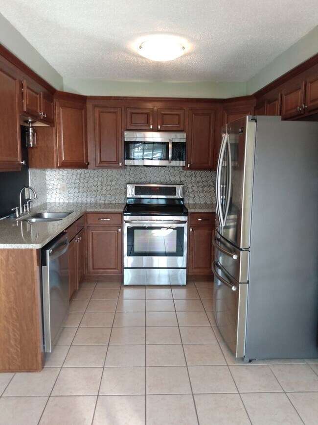 Building Photo - 2640 Holt Ln