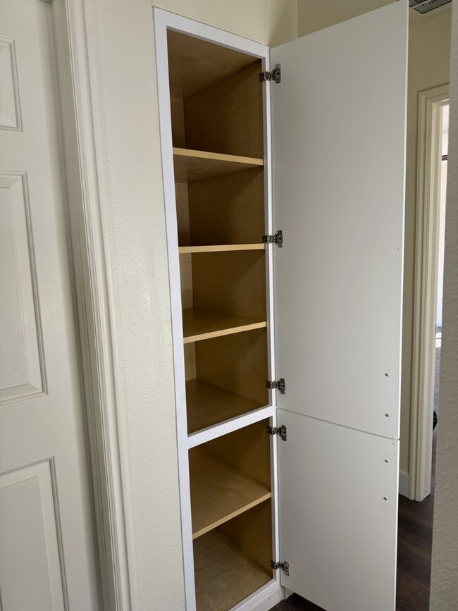 Building Photo - 156 W 500 S