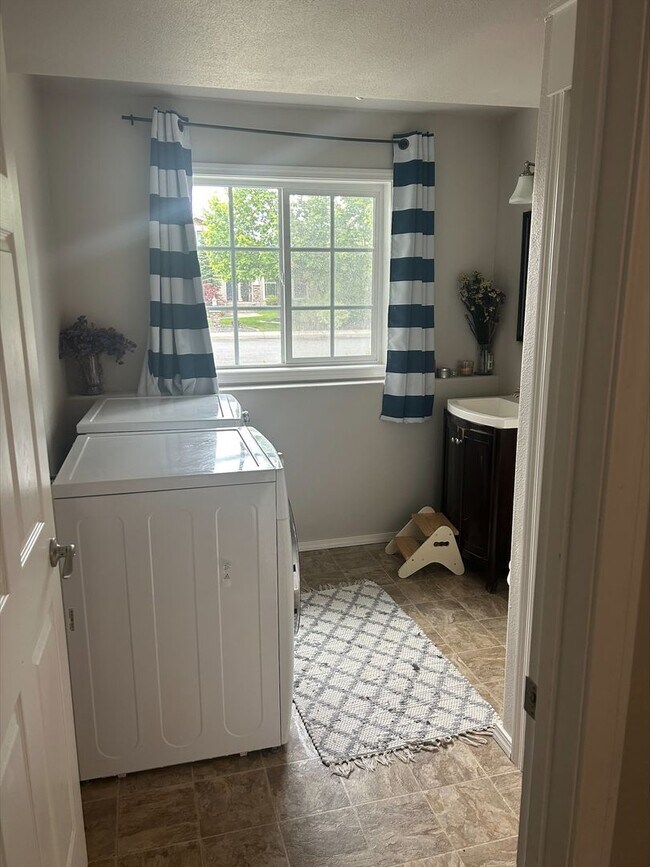 Building Photo - Coming Soon – Spacious 4 Bed, 3.5 Bath Hom...