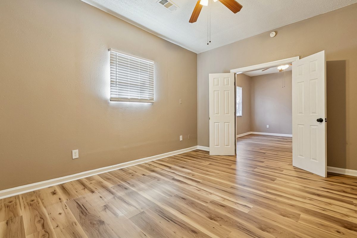 Building Photo - 2562 N Galvez St