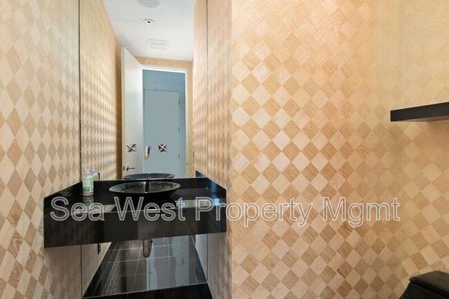 Building Photo - 2328 Rue De Anne