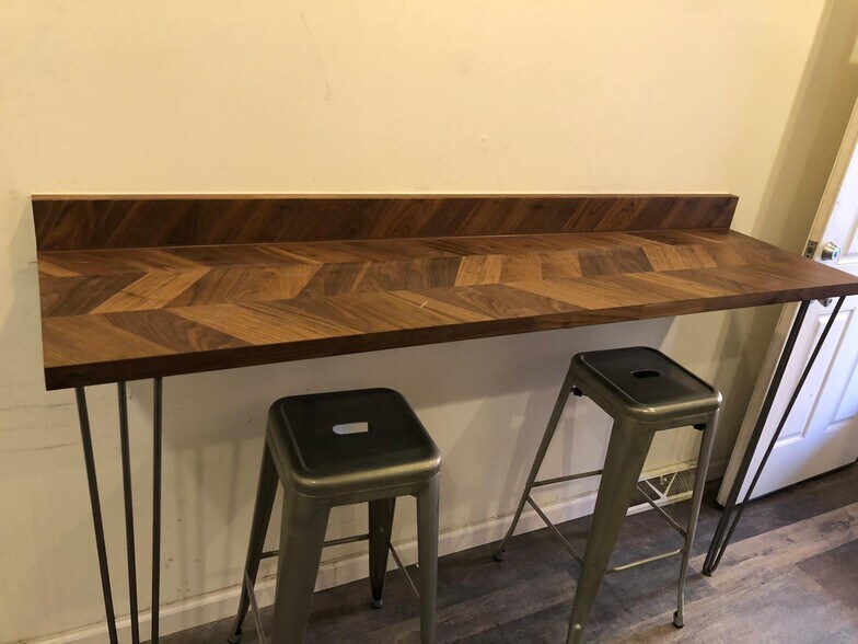 Building Photo - 185 1/2 Home St