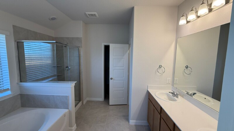 Building Photo - 820 Jacquelyn Dr