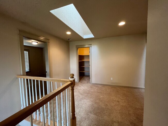 Building Photo - 1273 W Ann Taylor St