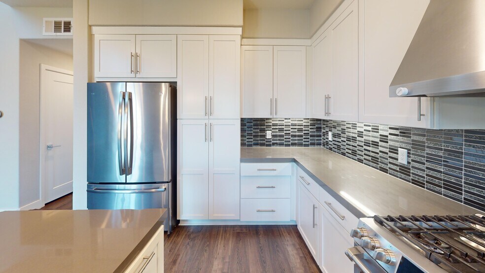 Building Photo - 44819 S Grimmer Blvd