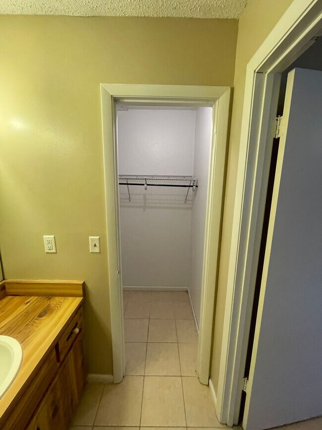 Building Photo - Townhome in Ormond Beach