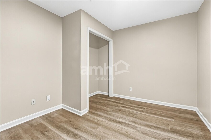 Building Photo - 1832 Silver Cloud Ln