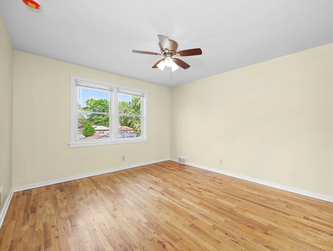 Building Photo - 7754 S Yates Blvd