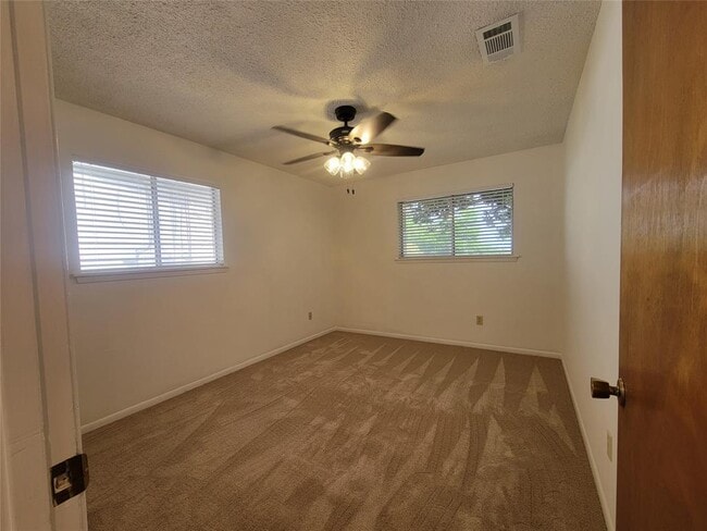 Building Photo - 5806 Nassau Dr