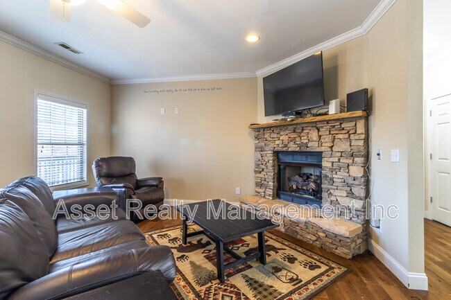 Building Photo - 306 White Cap Ln