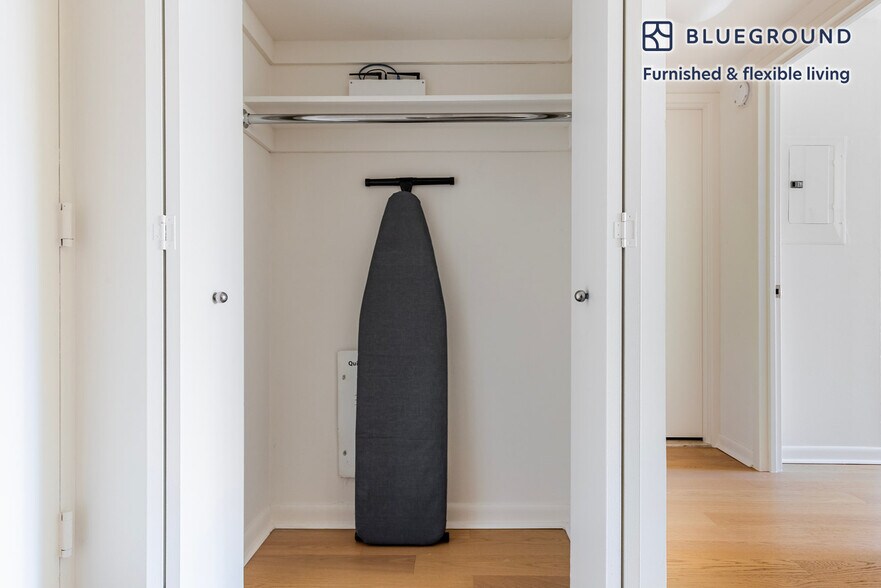 Building Photo - 180 W 20th St