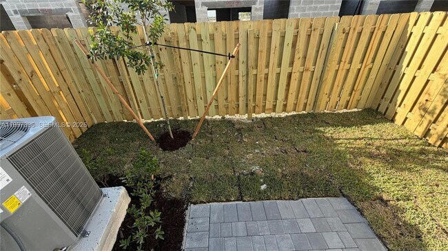 Building Photo - 1087 NW 2nd Ter