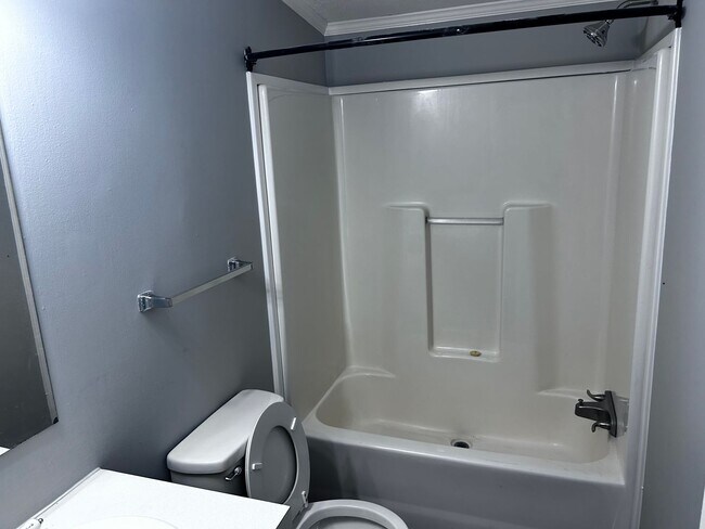 Building Photo - Large modular home four bedroom in Mt. Jul...