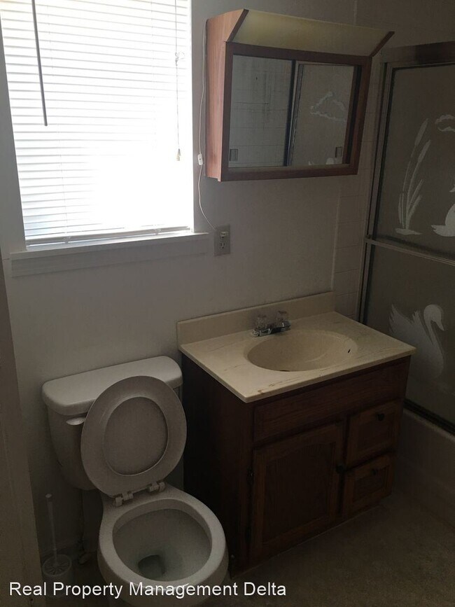 Building Photo - 2 br, 1 bath House - 634 Van Buren St.