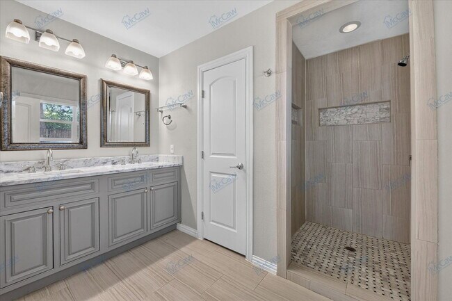 Building Photo - 4727 Wateka Dr
