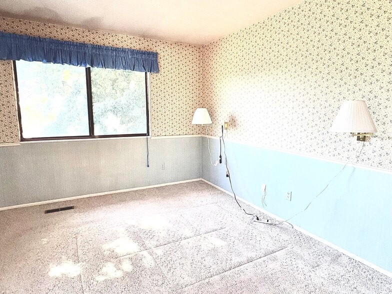 Building Photo - 1167 Deerfield Dr