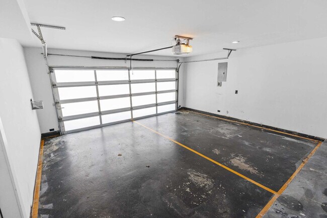 Building Photo - 2025 Colquitt St