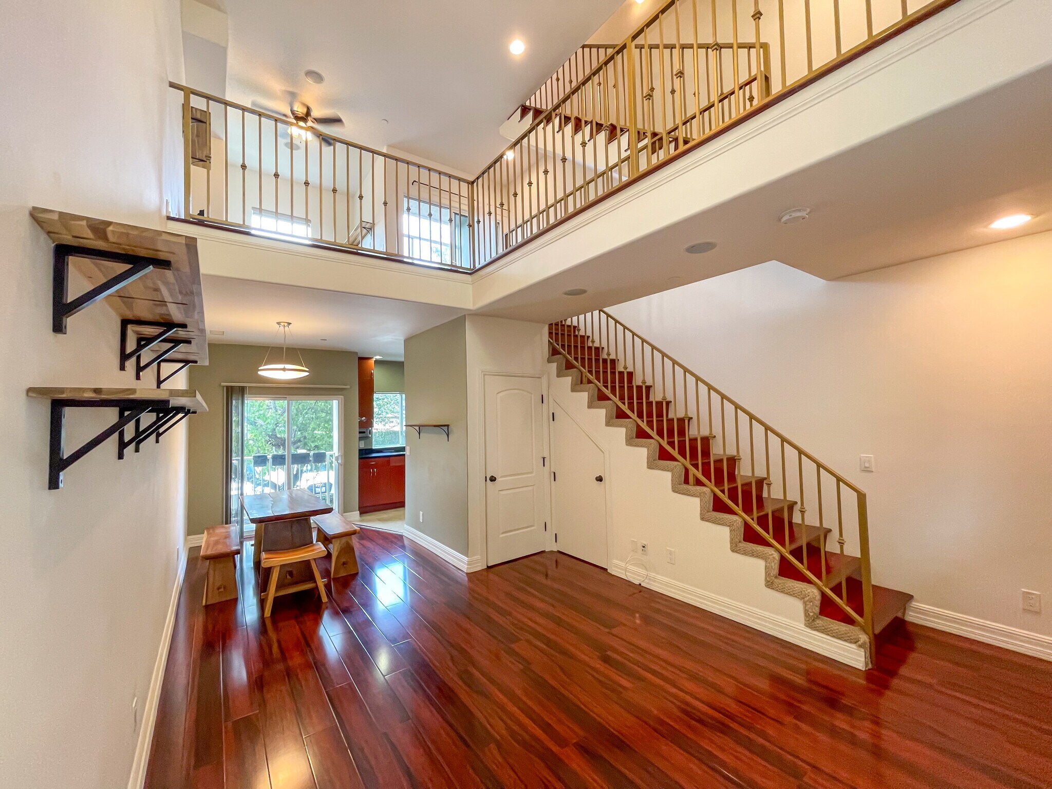 Building Photo - 2027 Beloit Ave