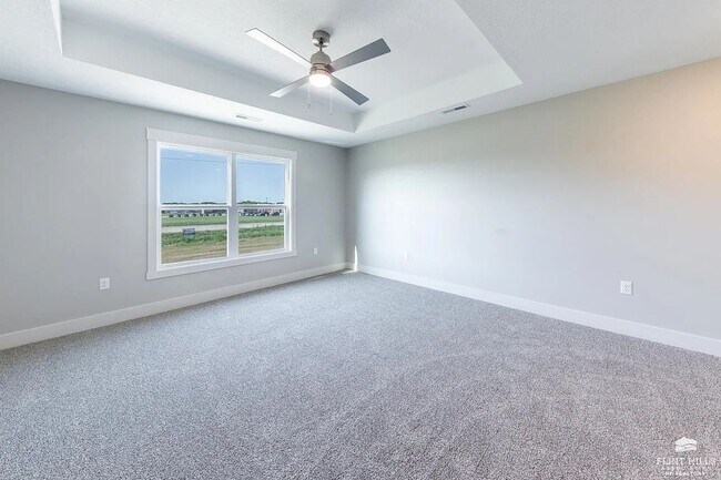 Building Photo - Open-Concept Modern 3 Bedroom, 3 bathroom house