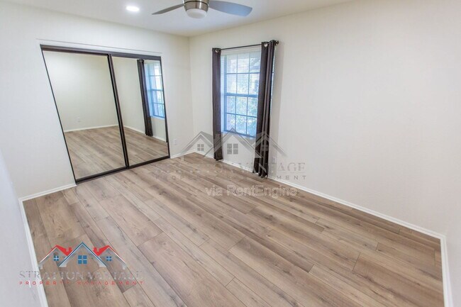 Building Photo - 5513 E Terry Dr