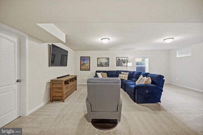 Building Photo - 1025 Forsythia Ln