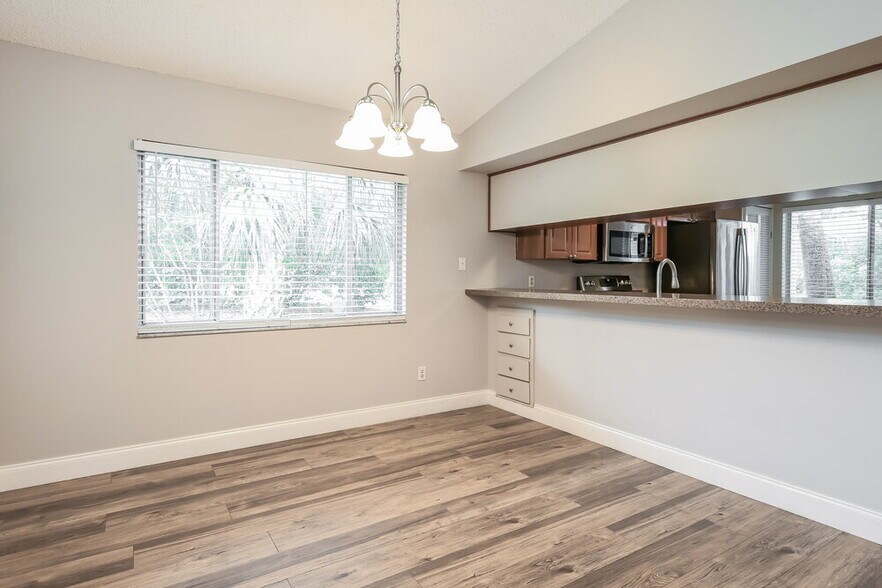 Building Photo - 810 Grand Cayman Ct