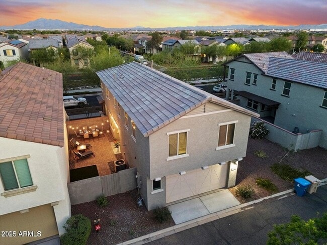 Building Photo - 20872 W Thomas Rd