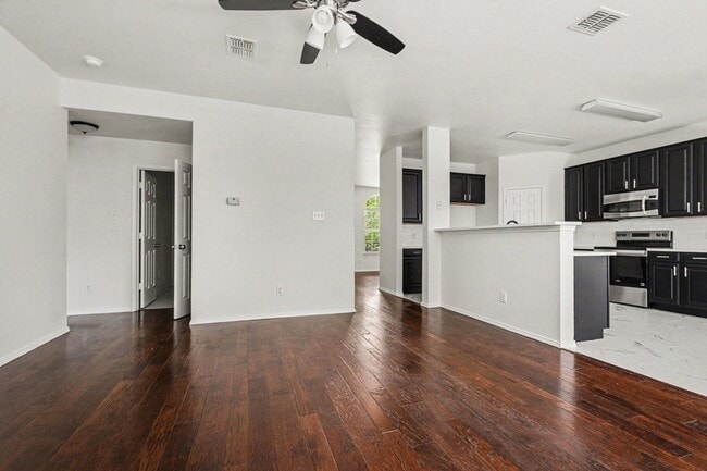 Building Photo - 1578 Mahogany Dr
