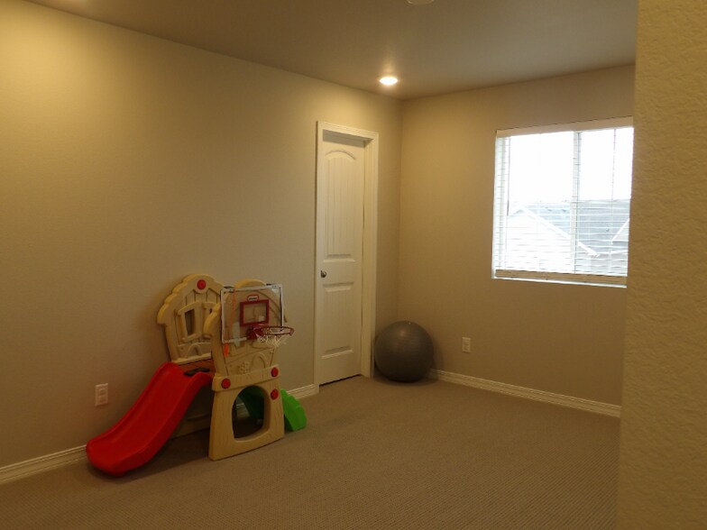 Building Photo - 10722 Rolling Mesa Dr