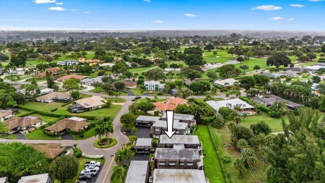 Building Photo - 404 Pine Tree Ct