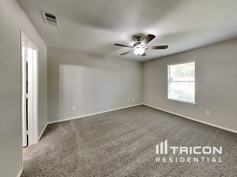 Building Photo - 1602 Canary Island Ct