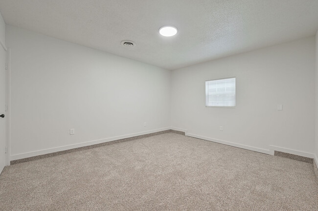 Building Photo - 3133 Delmar Rd